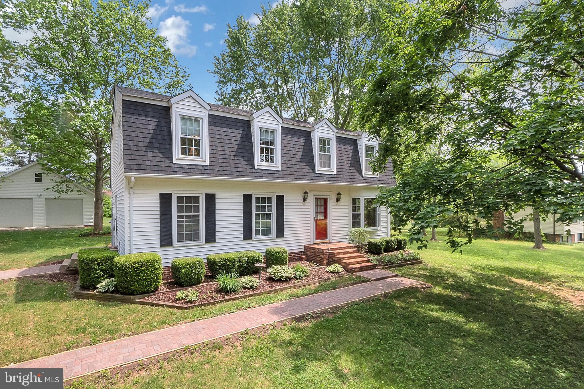 9759 Reeves Court Warrenton, VA 20186 - Photo 1 of 34 Well Maintained Colonial moments from Old Town
