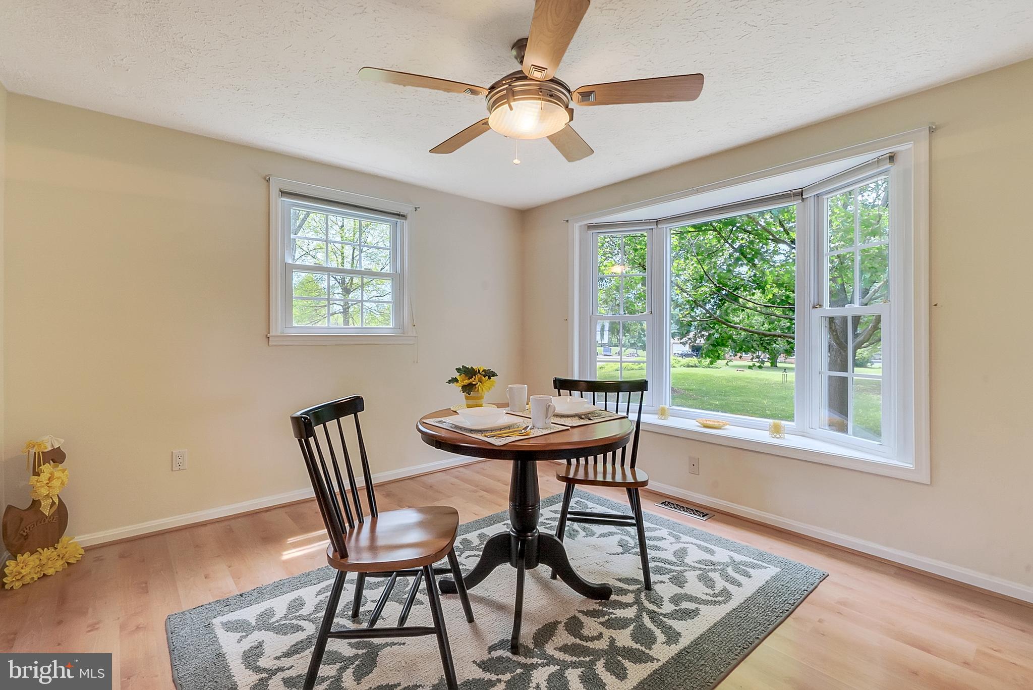 9759 Reeves Court Warrenton, VA 20186 - Photo 12 of 34 Dining Room off Kitchen with Bay Window