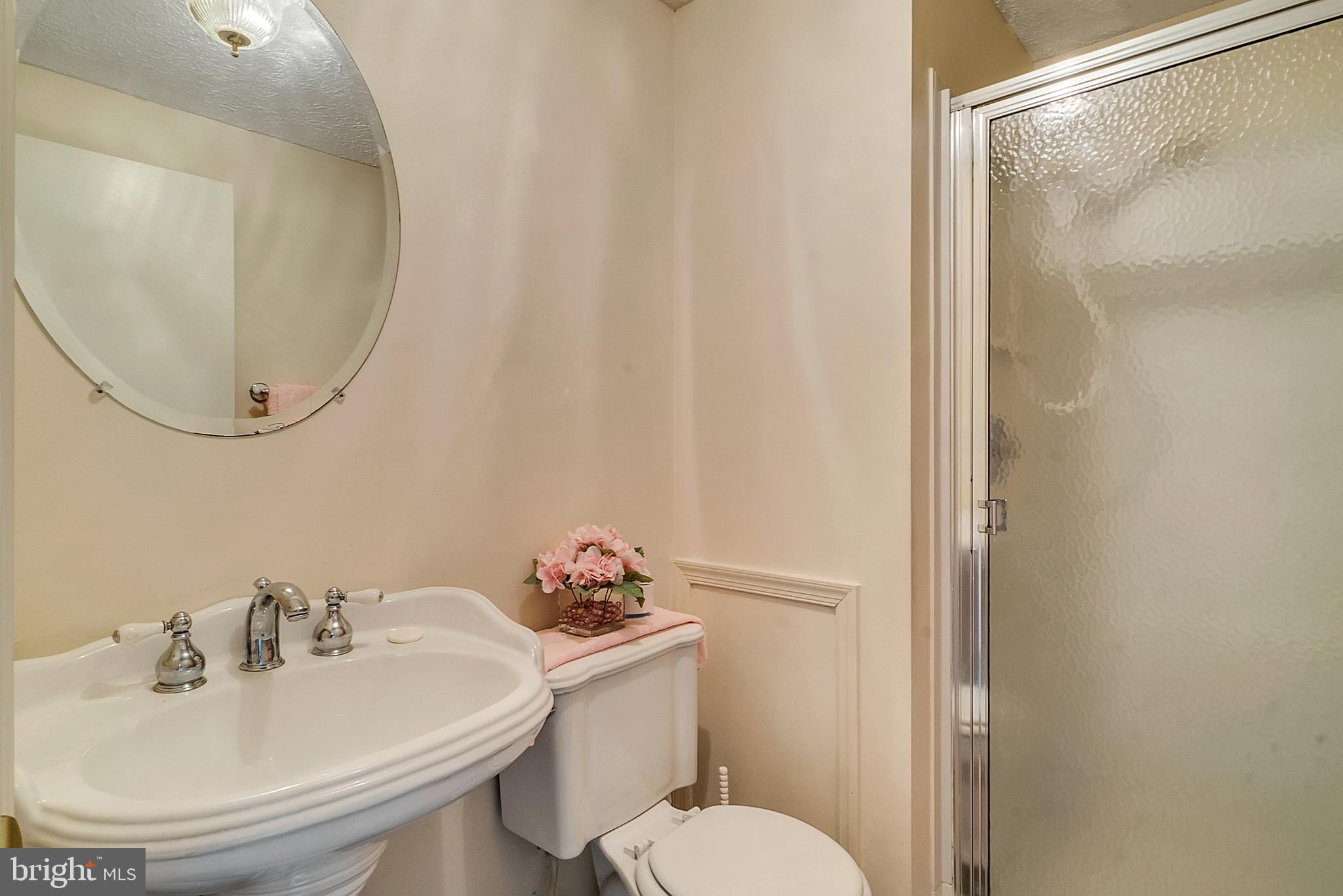 9759 Reeves Court Warrenton, VA 20186 - Photo 19 of 34 Full Bath on Main