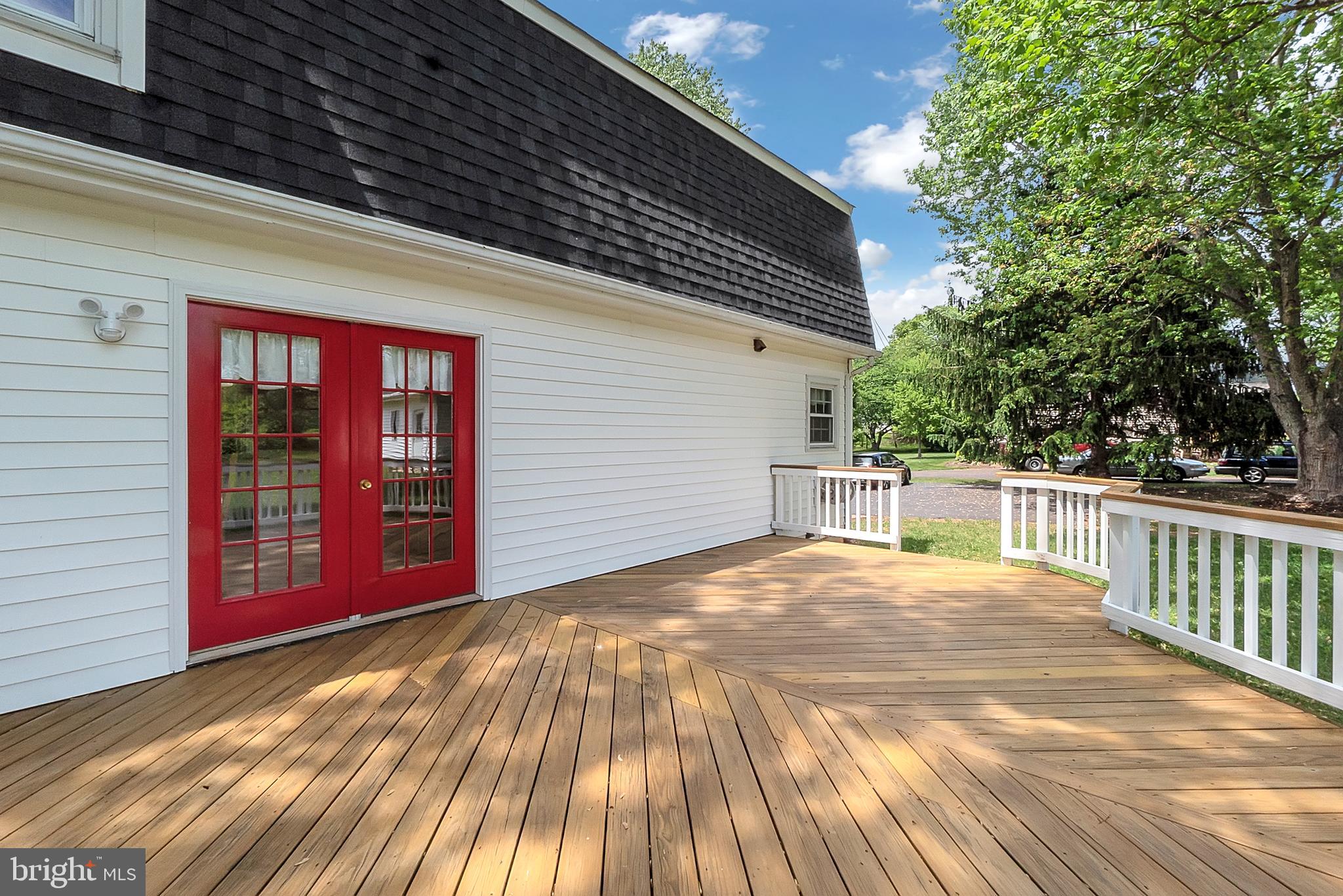 9759 Reeves Court Warrenton, VA 20186 - Photo 3 of 34 Gorgeous Deck, Perfect for Entertaining!