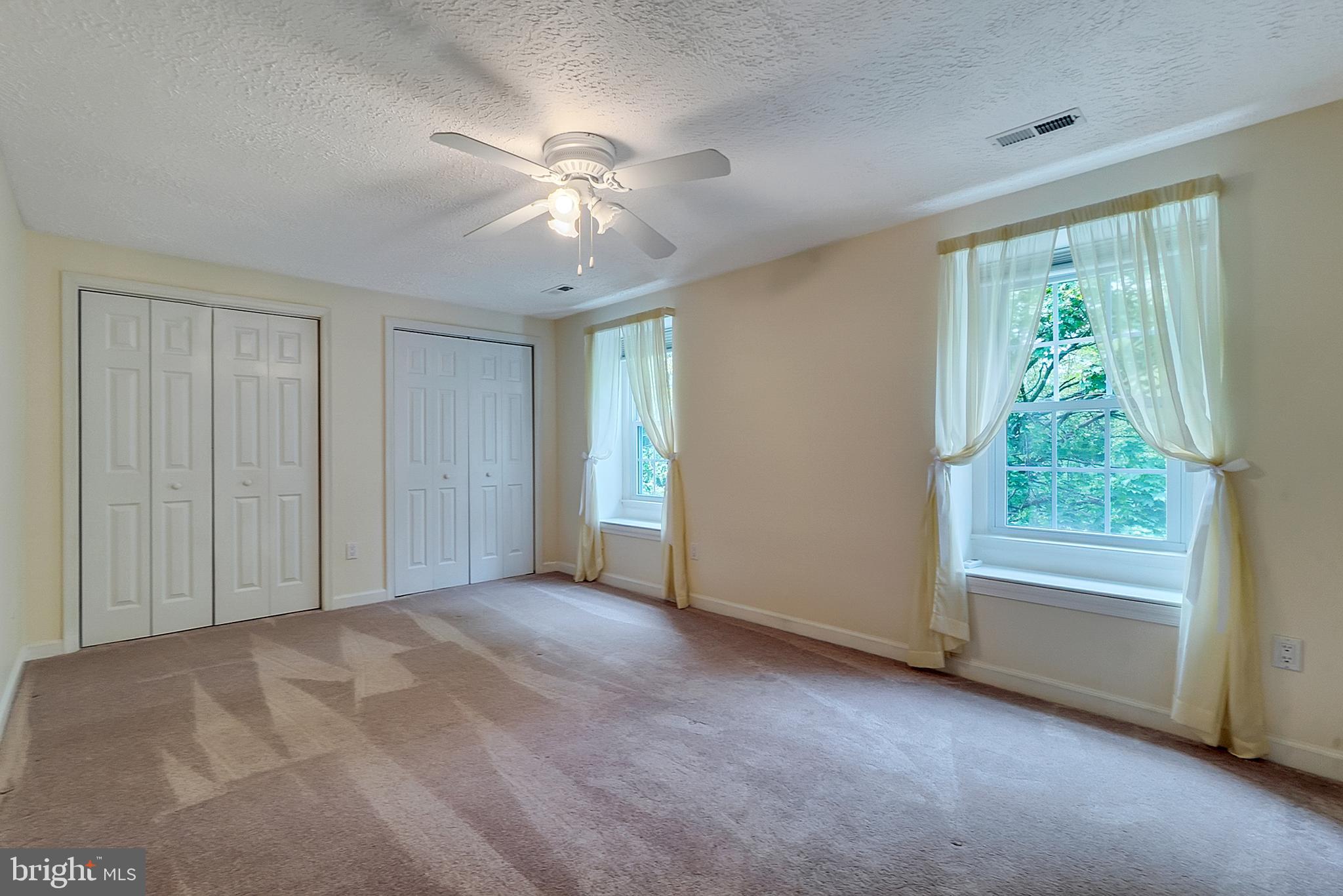9759 Reeves Court Warrenton, VA 20186 - Photo 24 of 34 Huge Junior Bedroom #2 with Dual Closets