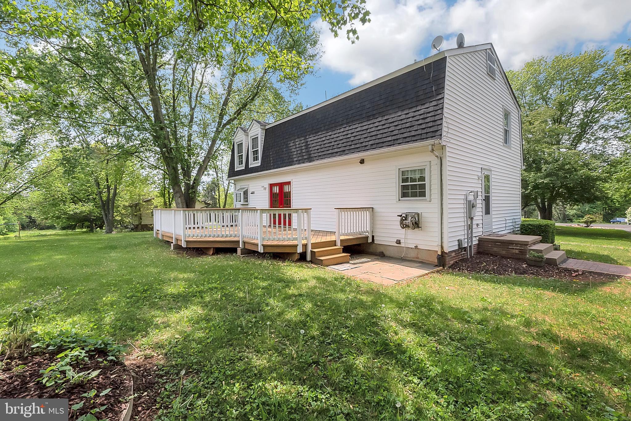 9759 Reeves Court Warrenton, VA 20186 - Photo 6 of 34 Great Outdoor Space!
