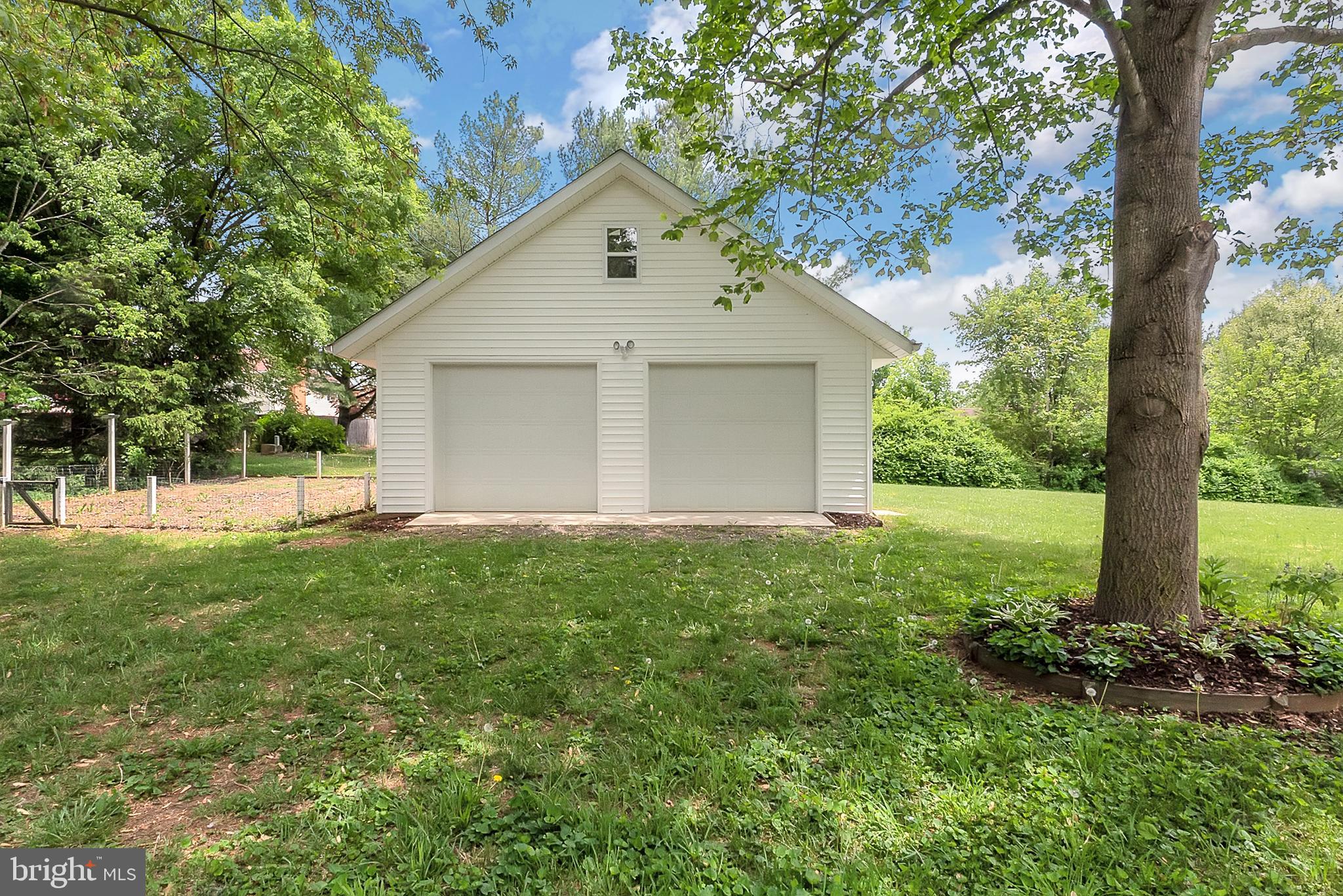 9759 Reeves Court Warrenton, VA 20186 - Photo 7 of 34 Detached Oversized Garage, bring the toys!