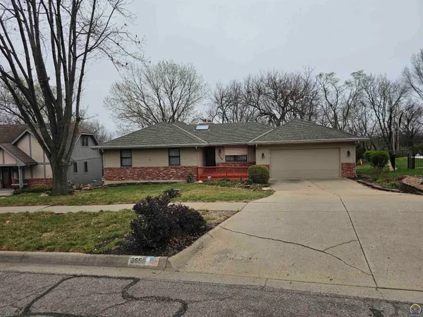 $287,500 | 3556 Southwest Summerwood Road, Topeka, KS 66614
