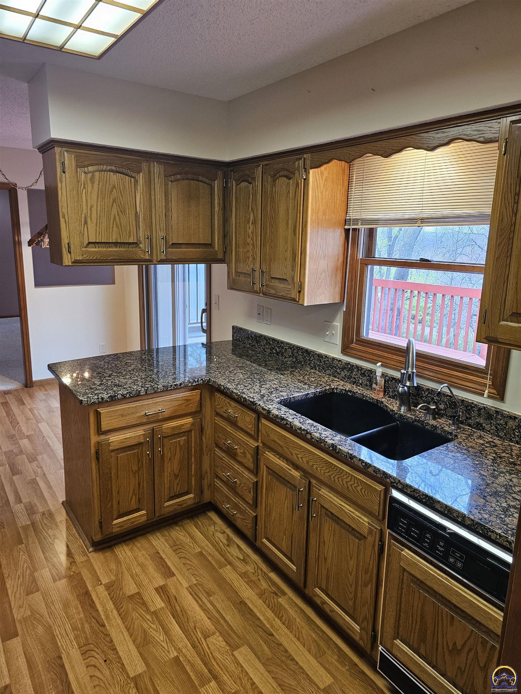 3556 Southwest Summerwood Road Topeka, KS 66614 - Photo 12 of 52