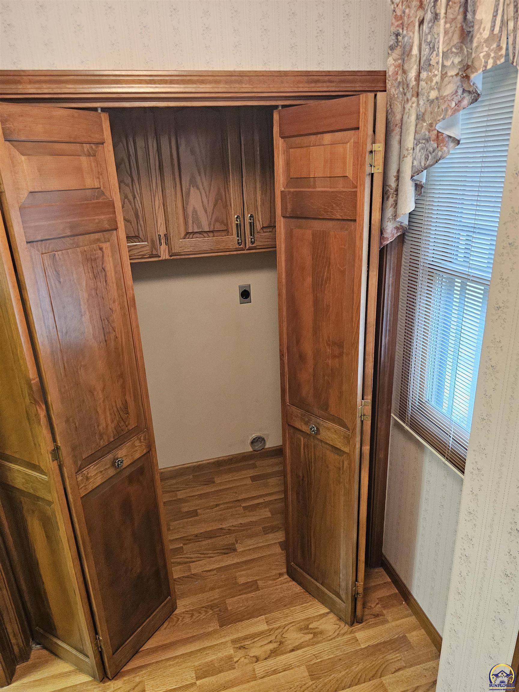 3556 Southwest Summerwood Road Topeka, KS 66614 - Photo 15 of 52