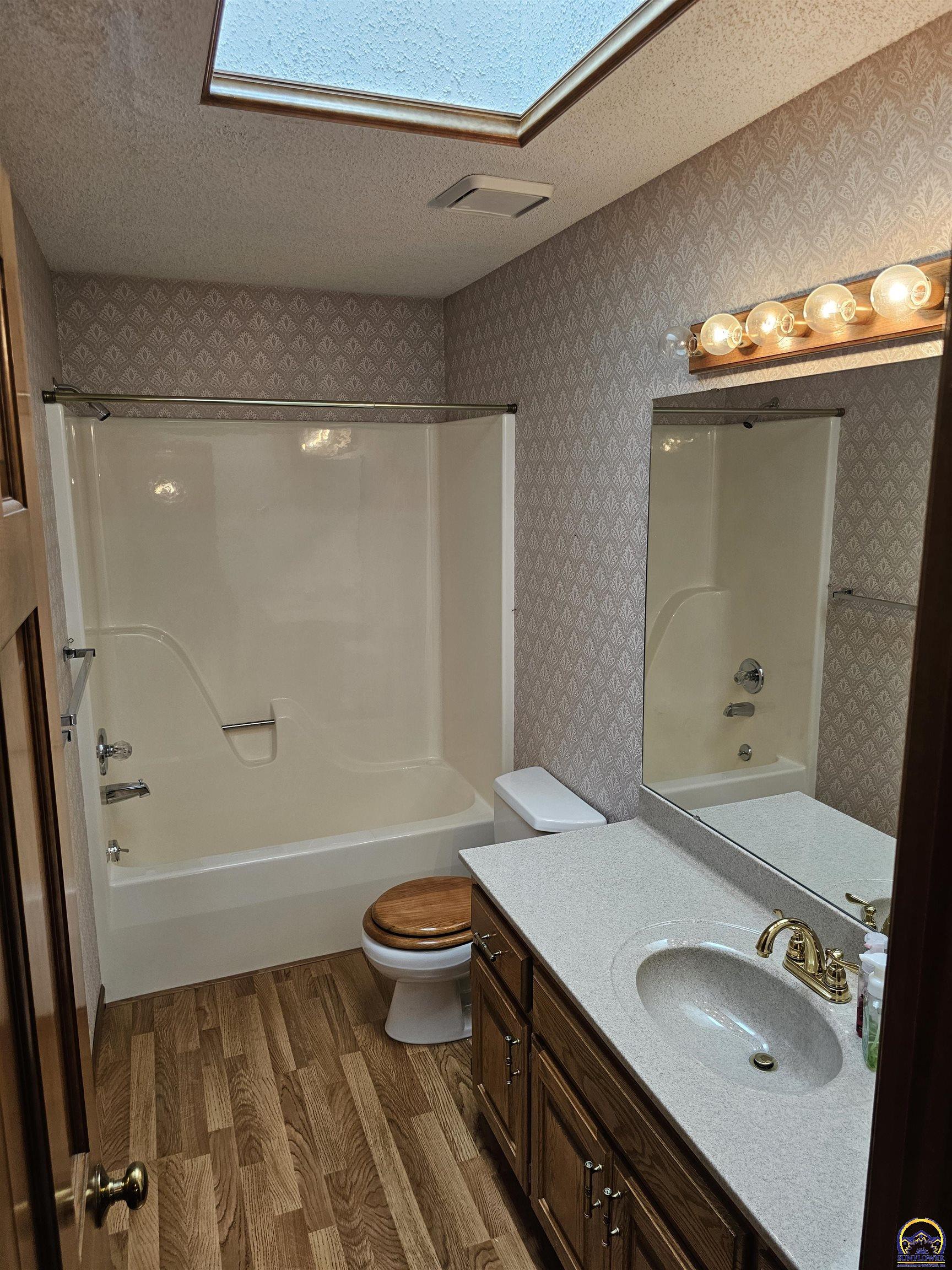 3556 Southwest Summerwood Road Topeka, KS 66614 - Photo 20 of 52