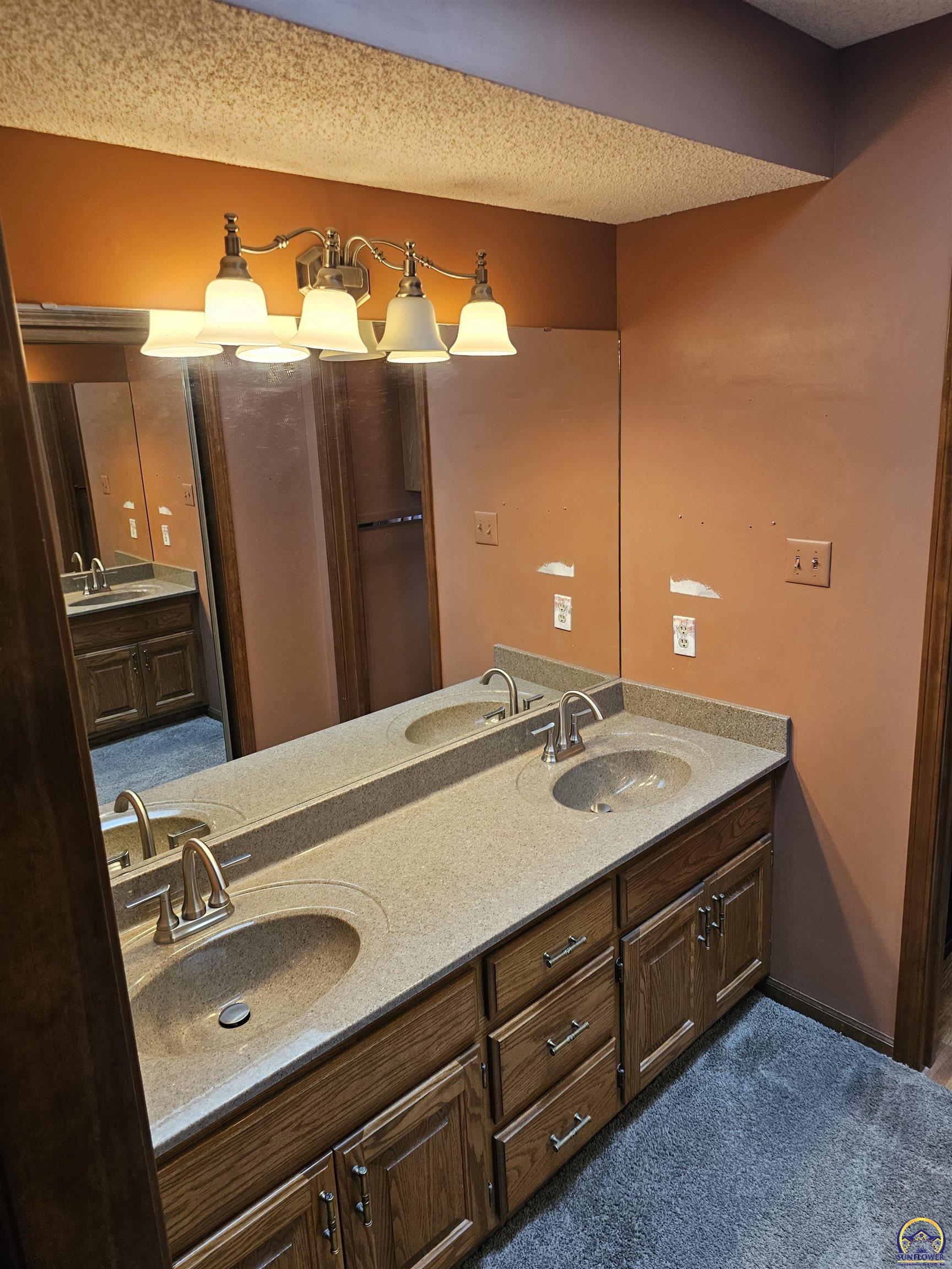 3556 Southwest Summerwood Road Topeka, KS 66614 - Photo 22 of 52