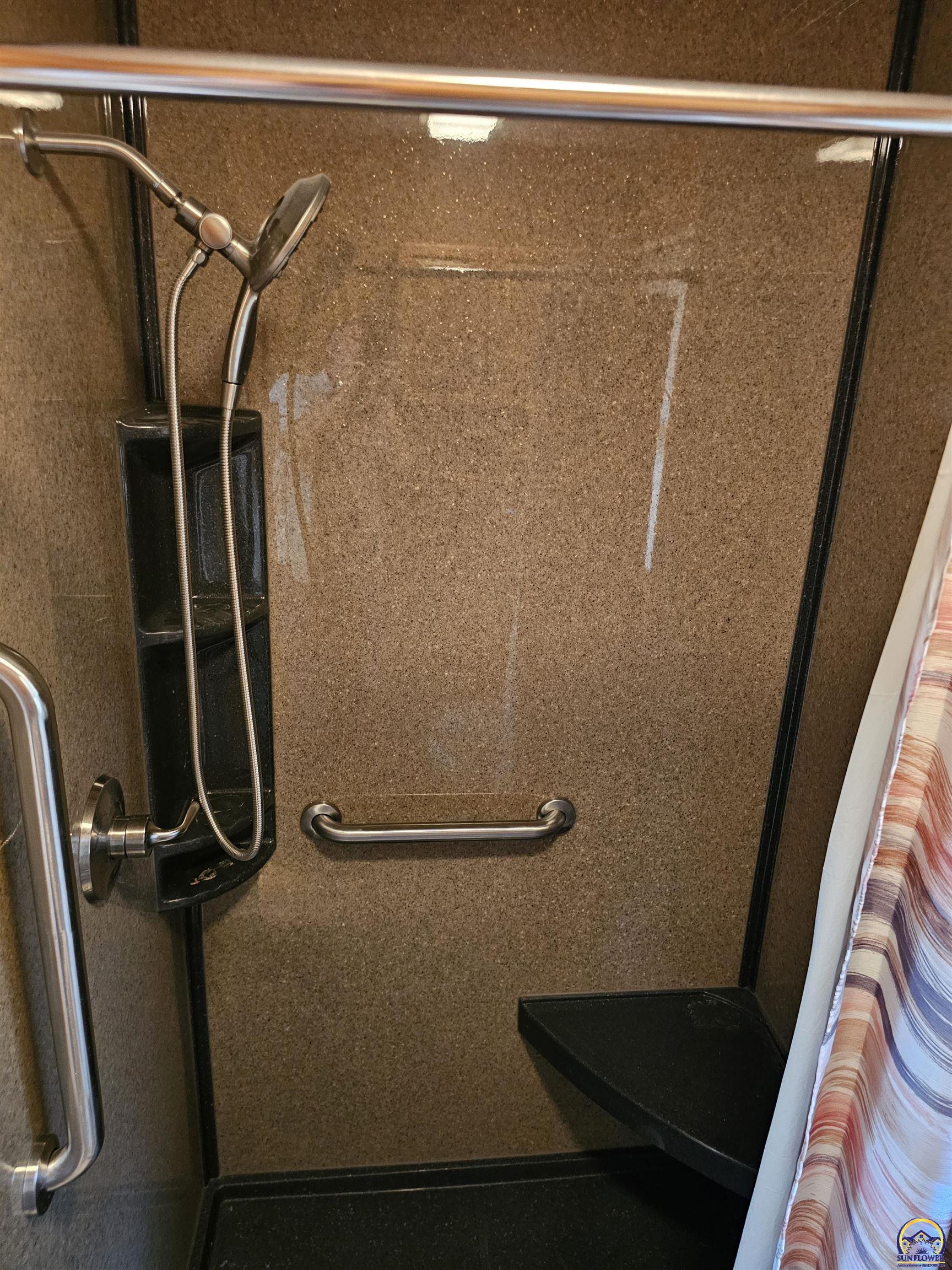 3556 Southwest Summerwood Road Topeka, KS 66614 - Photo 25 of 52