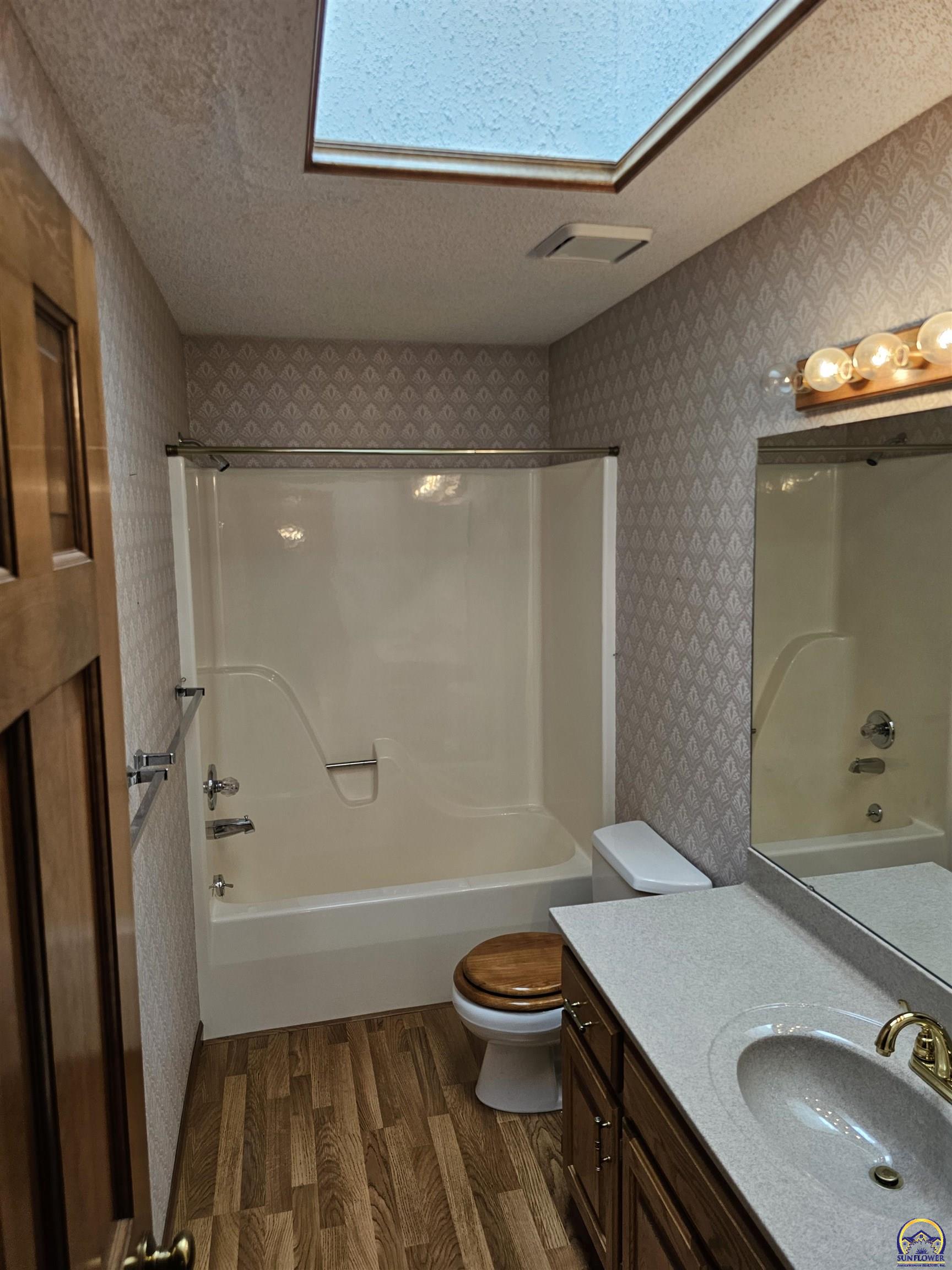 3556 Southwest Summerwood Road Topeka, KS 66614 - Photo 33 of 52