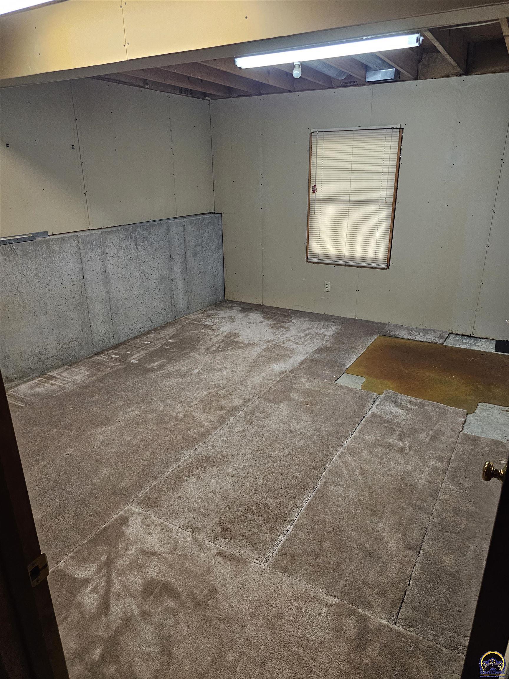 3556 Southwest Summerwood Road Topeka, KS 66614 - Photo 39 of 52