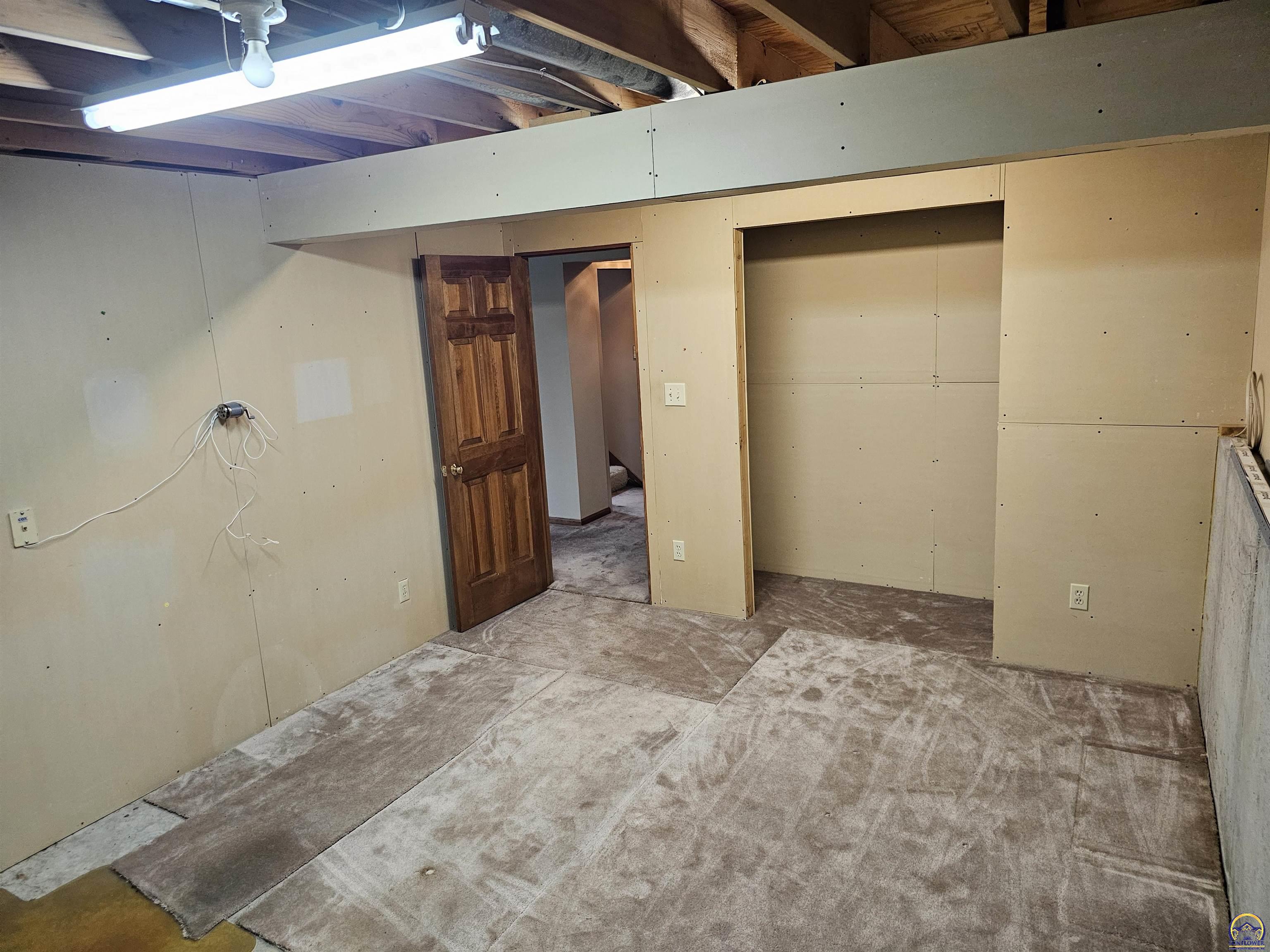 3556 Southwest Summerwood Road Topeka, KS 66614 - Photo 40 of 52