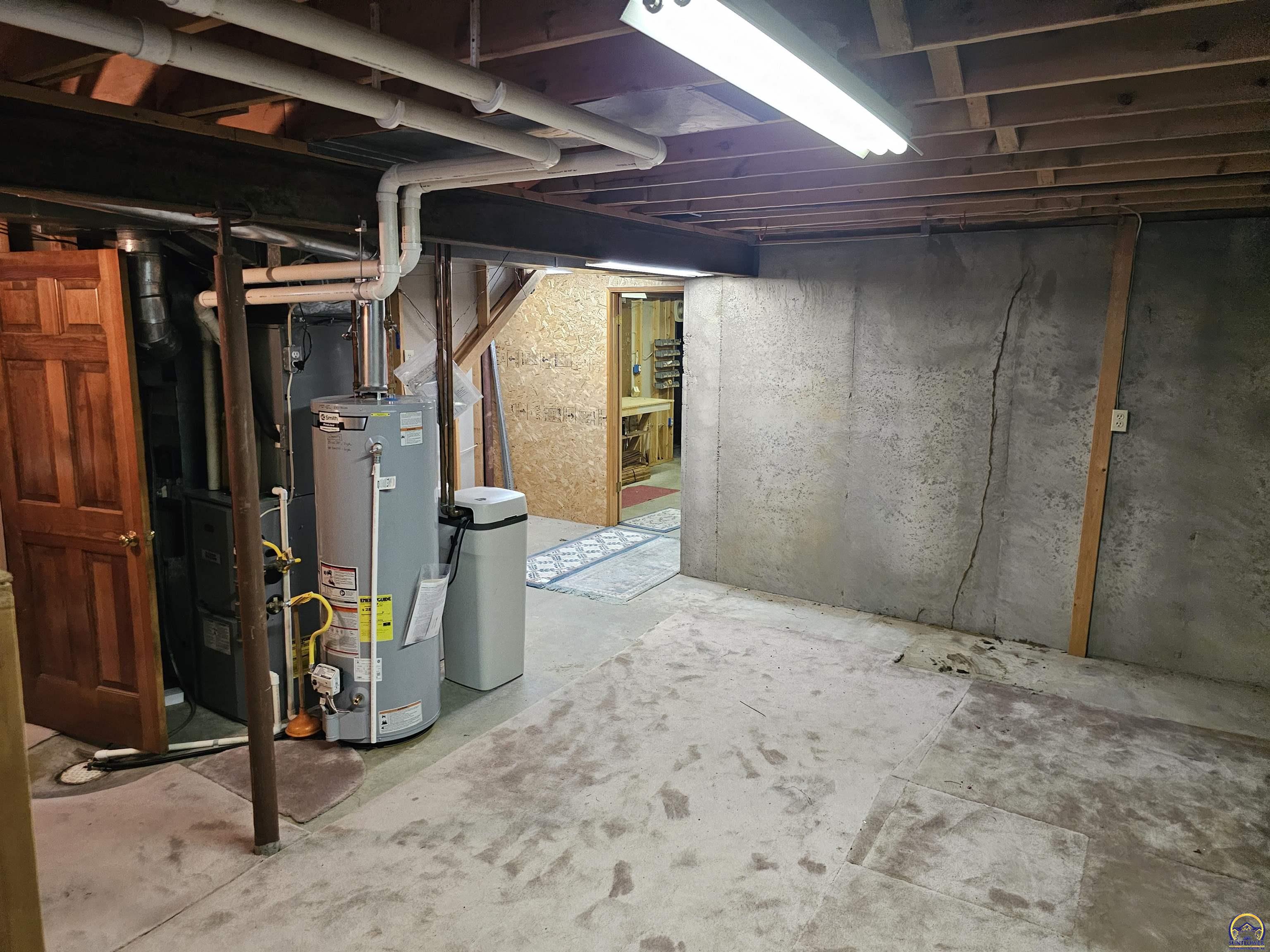 3556 Southwest Summerwood Road Topeka, KS 66614 - Photo 44 of 52