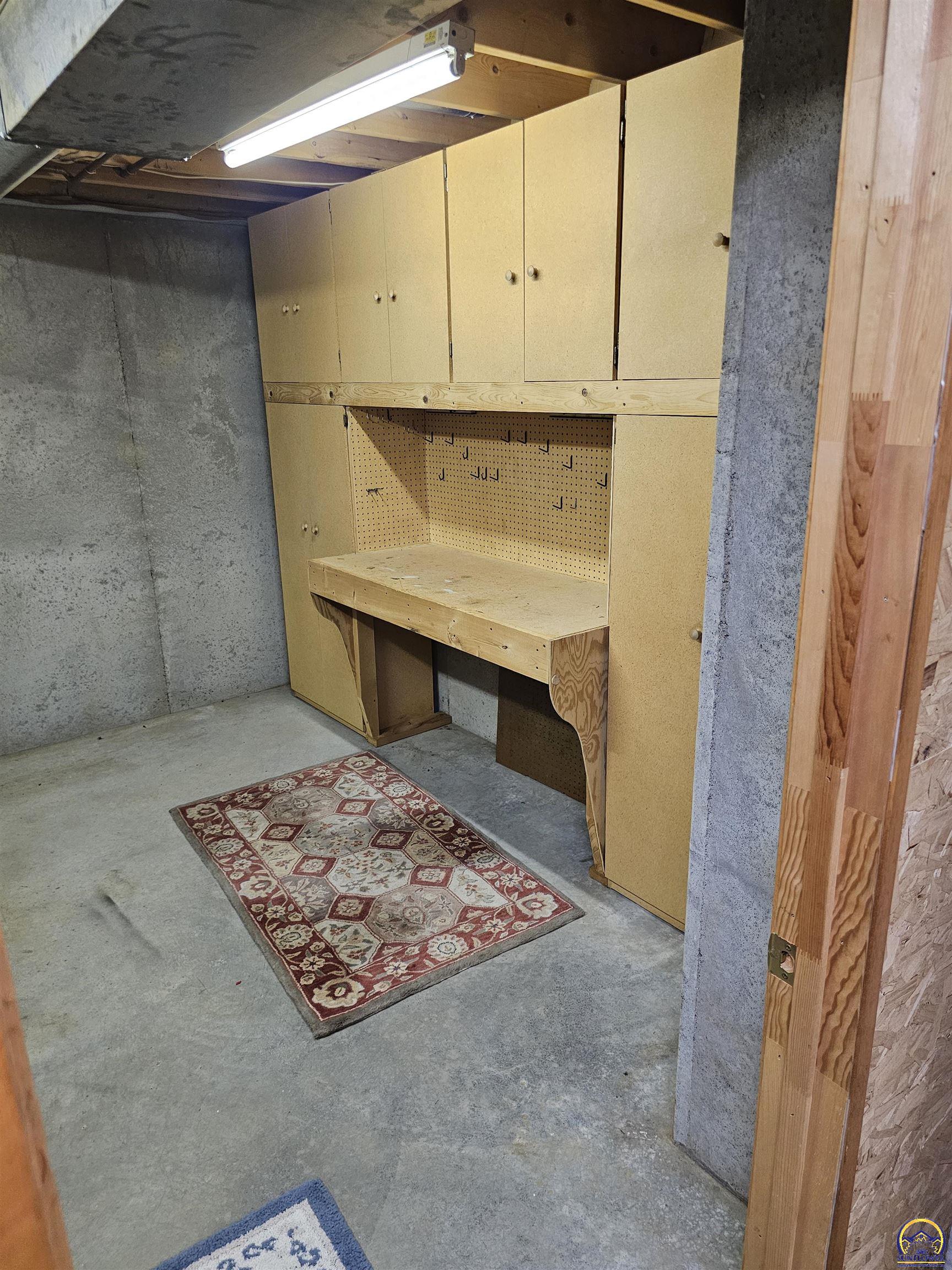 3556 Southwest Summerwood Road Topeka, KS 66614 - Photo 46 of 52