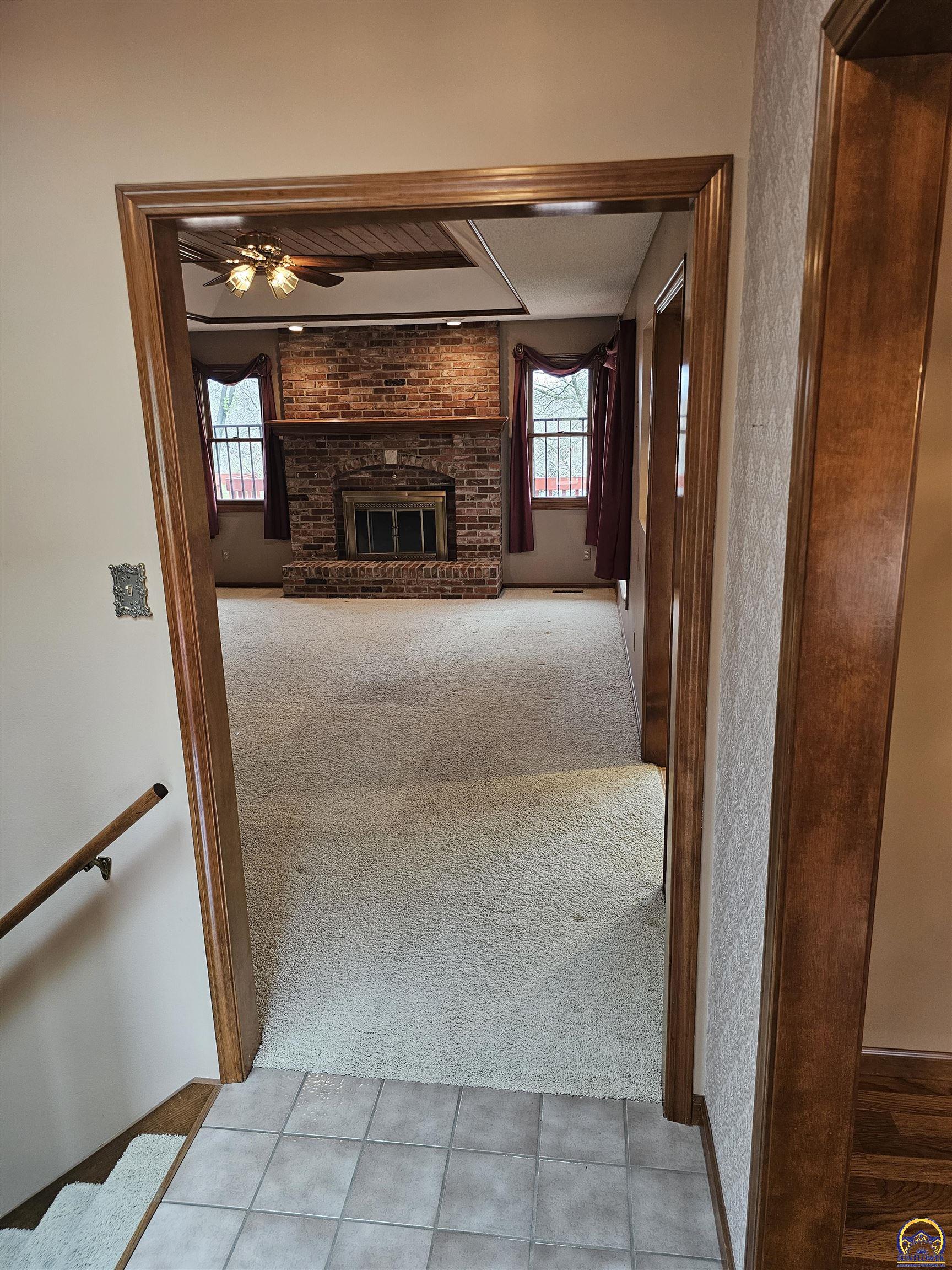 3556 Southwest Summerwood Road Topeka, KS 66614 - Photo 5 of 52