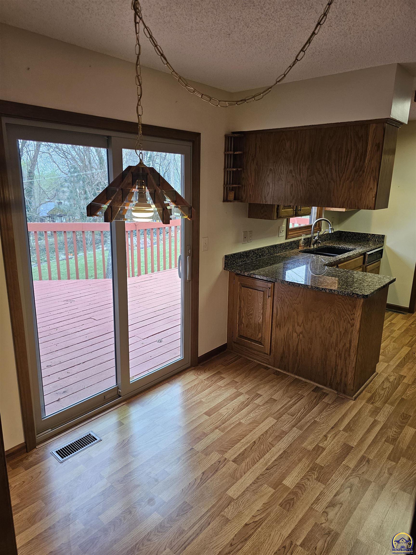 3556 Southwest Summerwood Road Topeka, KS 66614 - Photo 9 of 52