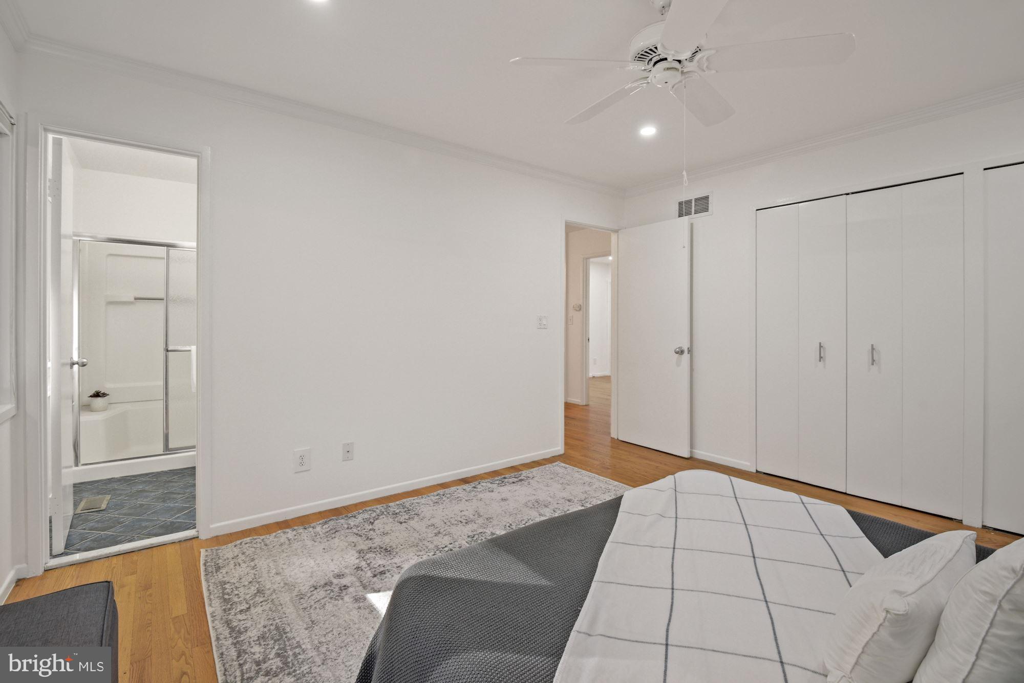 6530 Walhonding Road Bethesda, MD 20816 - Photo 17 of 29 Primary Bedroom