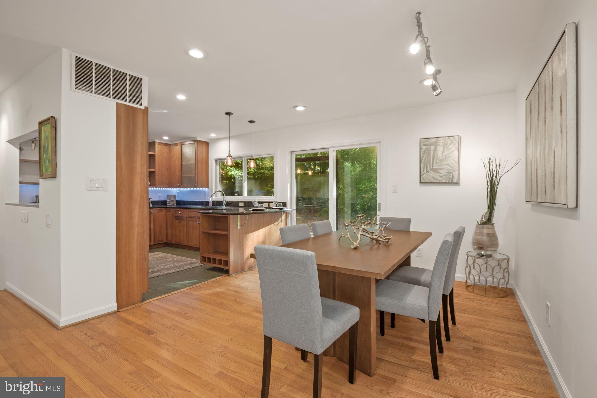 6530 Walhonding Road Bethesda, MD 20816 - Photo 6 of 29 Dining Room