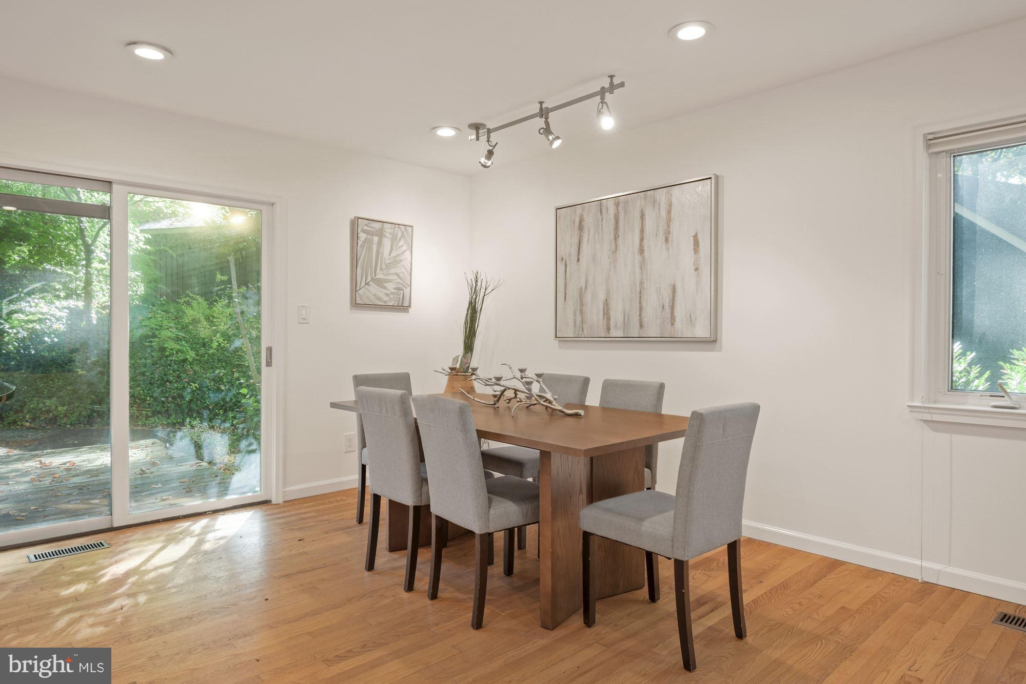 6530 Walhonding Road Bethesda, MD 20816 - Photo 7 of 29 Dining Room Leads to Deck