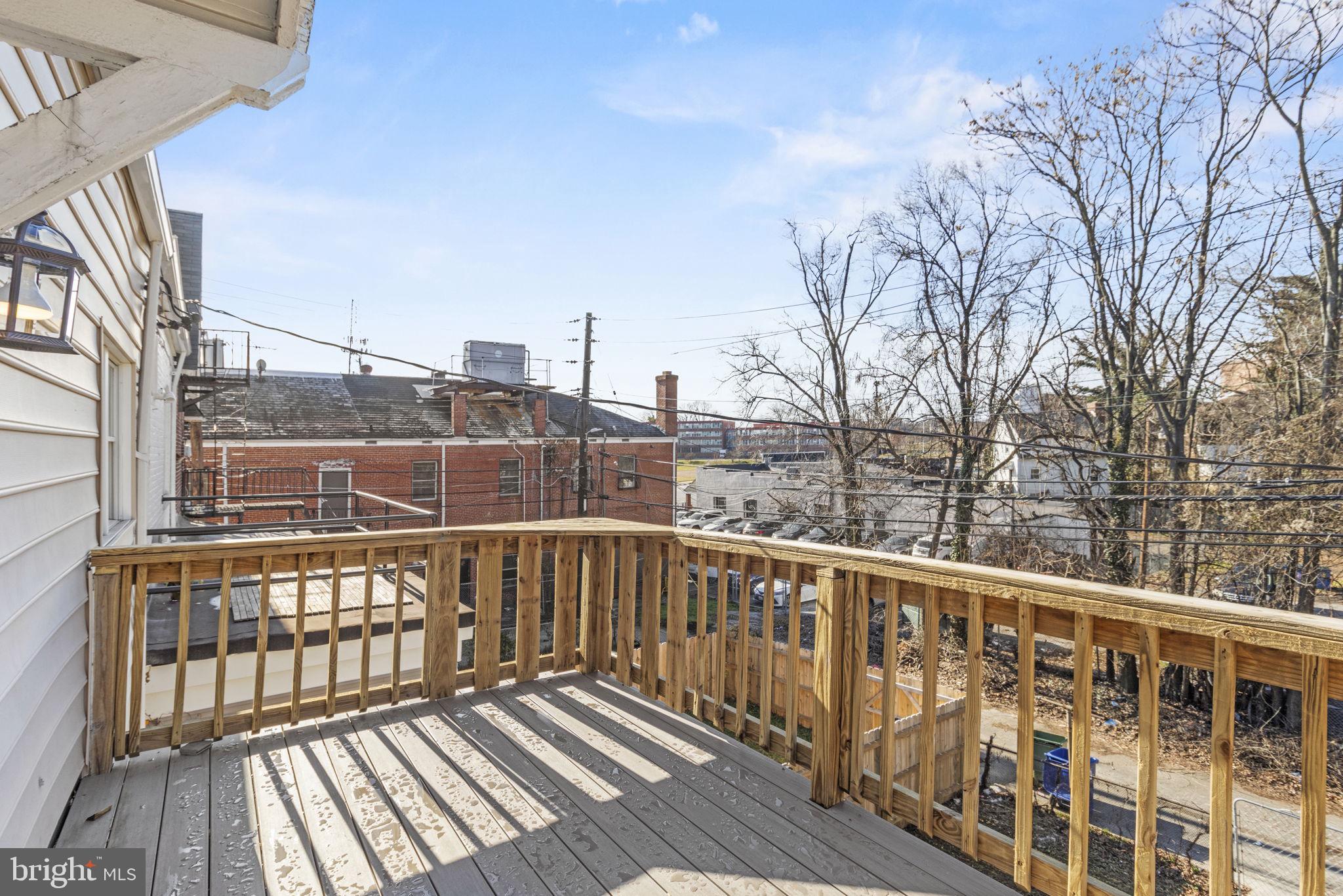 604 North Woodington Road Baltimore, MD 21229 - Photo 12 of 29 Deck off primary suite