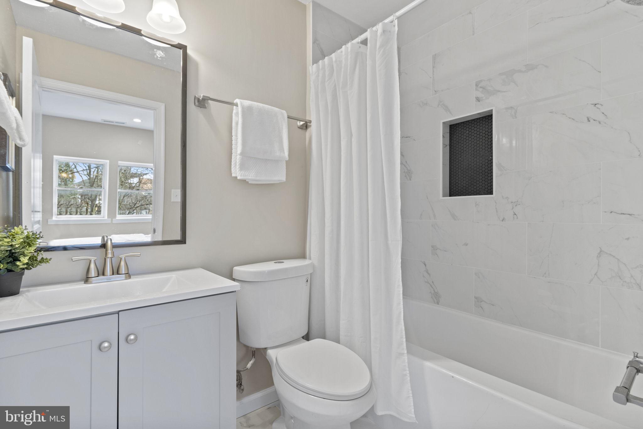 604 North Woodington Road Baltimore, MD 21229 - Photo 13 of 29 2nd floor primary bath
