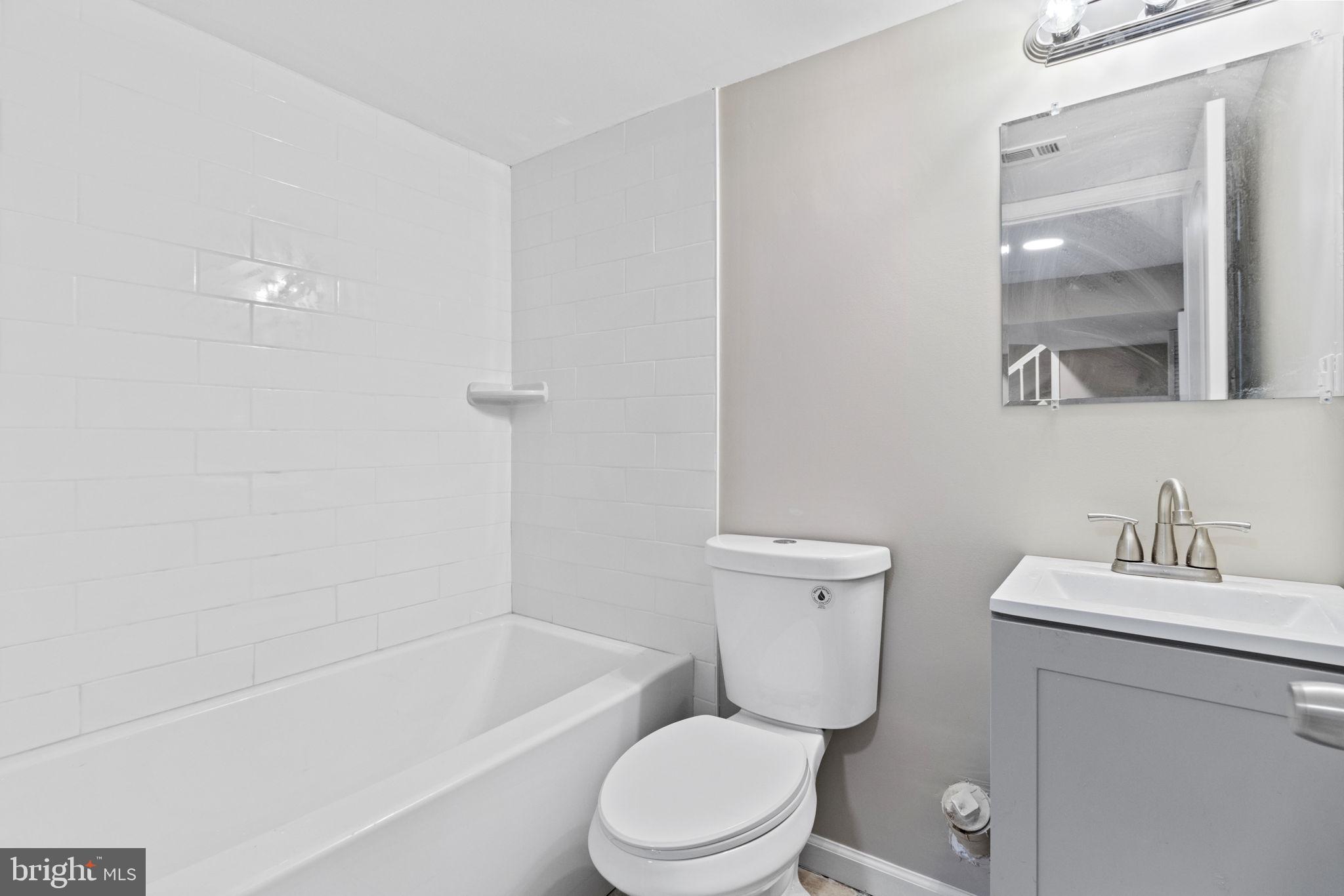 604 North Woodington Road Baltimore, MD 21229 - Photo 4 of 29