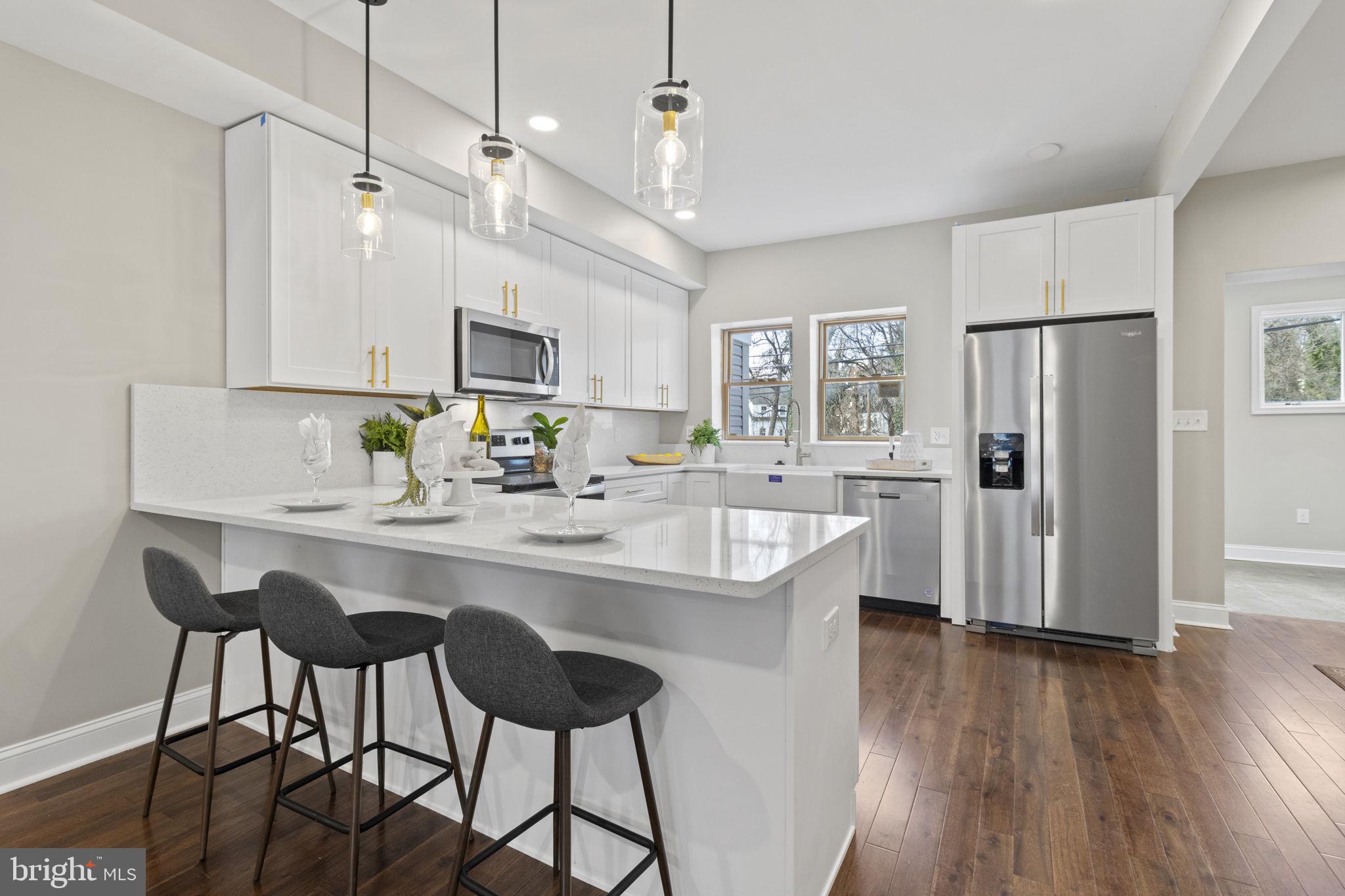 604 North Woodington Road Baltimore, MD 21229 - Photo 6 of 29 Modern kitchen with peninsula