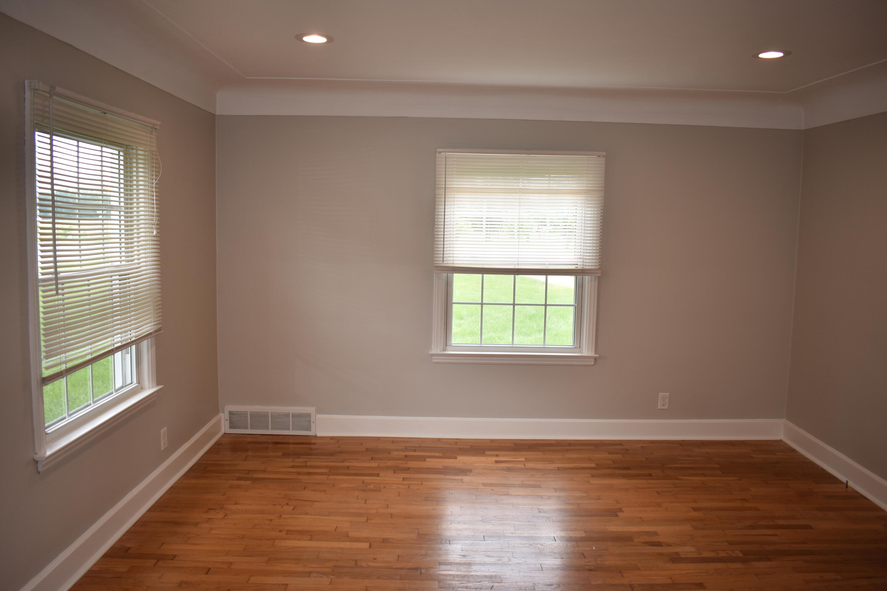 51365 Willow Road Belleville, MI 48111 - Photo 5 of 21 DSC_0040