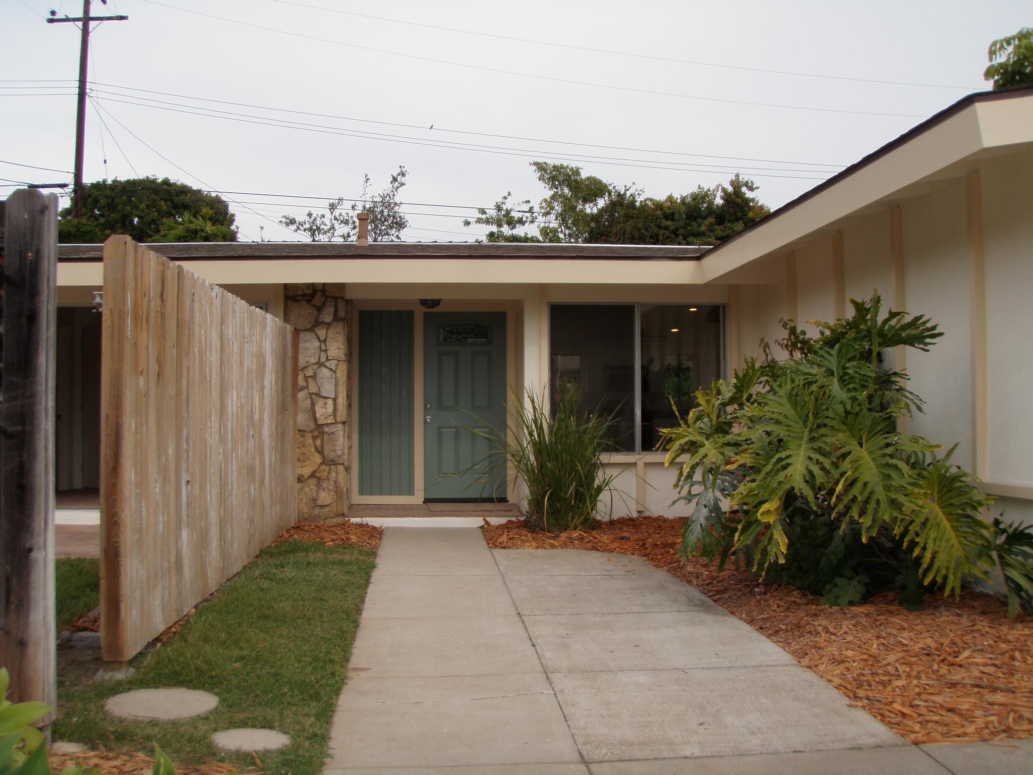 640 Dara Road Goleta, CA 93117 - Photo 3 of 31 Walkway to Frontdoor.