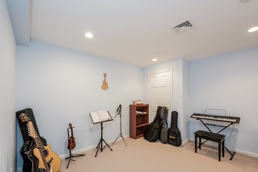15 Carter Road Burlington, MA 01803 - Photo 24 of 30 Gallery Image 24