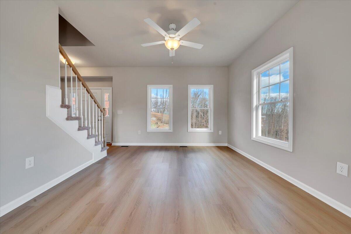 3712 Crescent Ridge Drive Southwest Roanoke, VA 24015 - Photo 6 of 36 05_Living