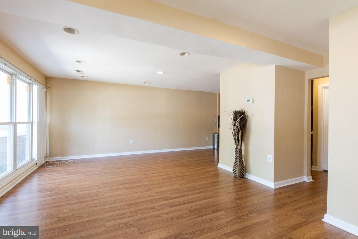 7713 Bender Road Landover, MD 20785 - Photo 4 of 26 Living Room