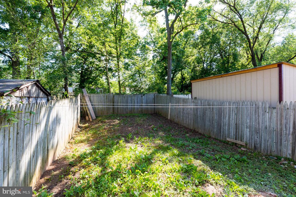 7713 Bender Road Landover, MD 20785 - Photo 7 of 26 Exterior (Rear)
