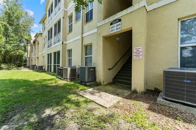 $1,700 | 5039 Sunridge Palms Drive, Unit 204, Tampa, FL 33617