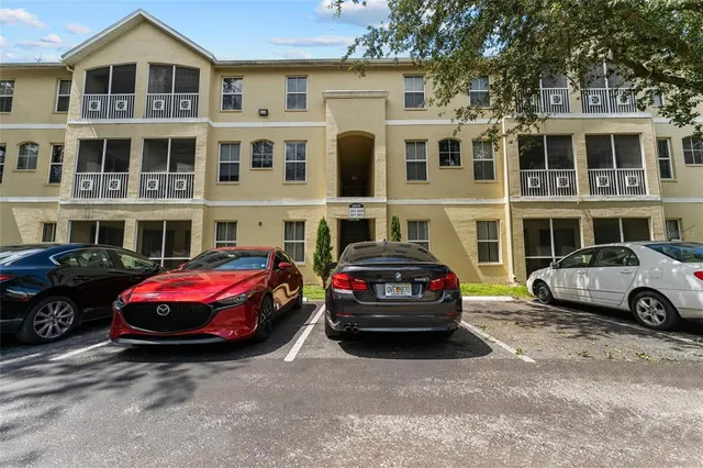 $1,700 | 5039 Sunridge Palms Drive, Unit 204, Tampa, FL 33617