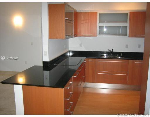 400 Alton Road, Unit 407 Miami Beach, FL 33139 - Photo 3 of 9