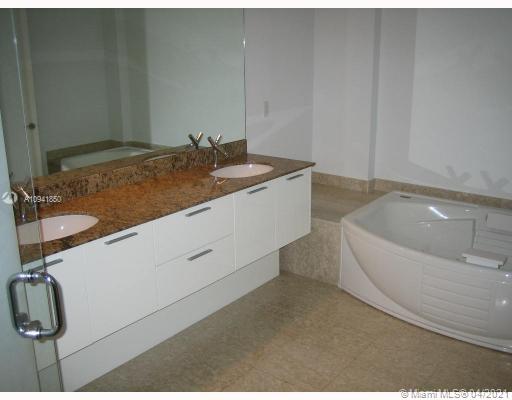 400 Alton Road, Unit 407 Miami Beach, FL 33139 - Photo 6 of 9