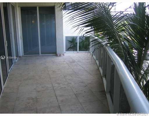 400 Alton Road, Unit 407 Miami Beach, FL 33139 - Photo 7 of 9