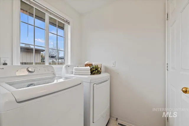 $379,500 | 698 South Malaga Lane, Boise, ID 83709