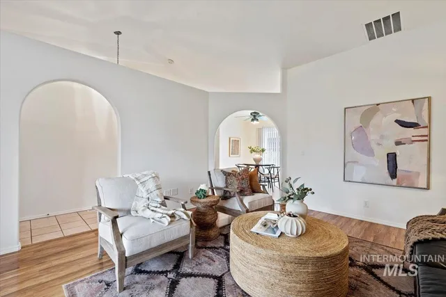 $379,500 | 698 South Malaga Lane, Boise, ID 83709