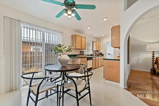 $379,500 | 698 South Malaga Lane, Boise, ID 83709