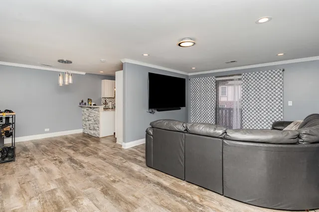 $269,000 | 9148 Clairmont Court, Unit 9148, Orland Park, IL 60462