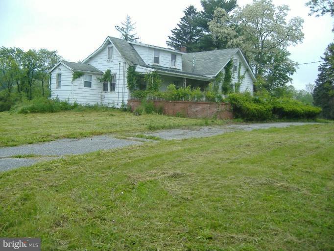 911 Shawan Road Cockeysville, MD 21030 - Photo 2 of 10 Circular Driveway