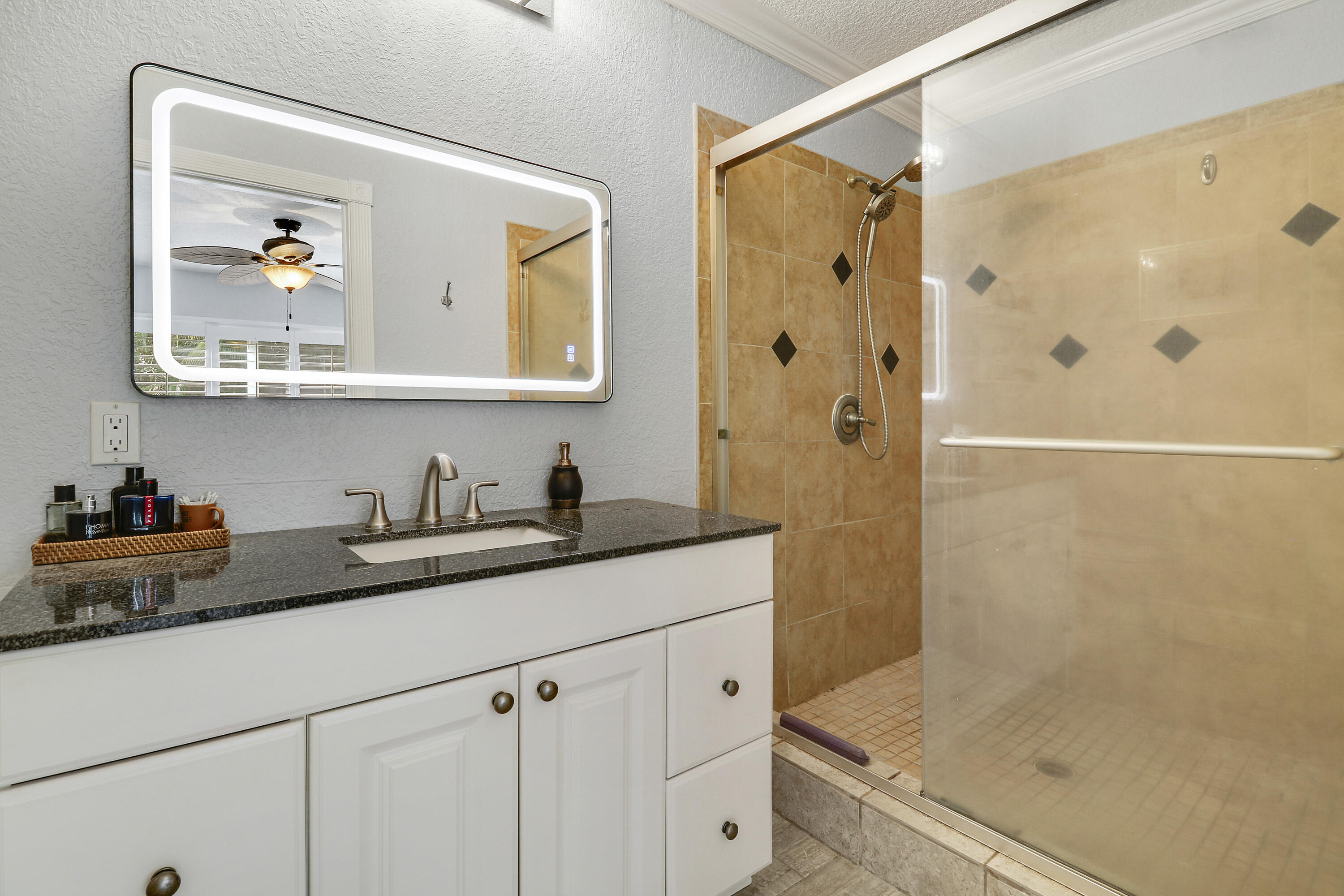 503 North Perry Avenue Jupiter, FL 33458 - Photo 22 of 32 Primary Bath