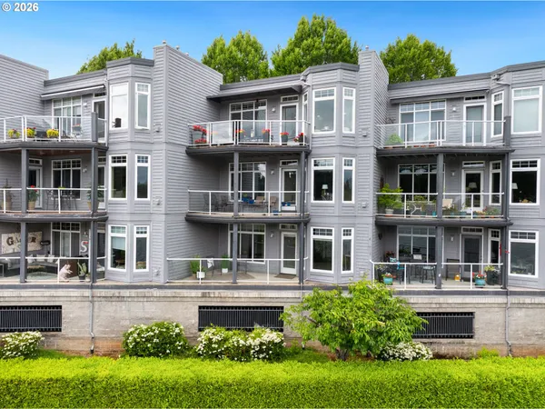 $895,000 | 105 3rd Street, Lake Oswego, OR 97034