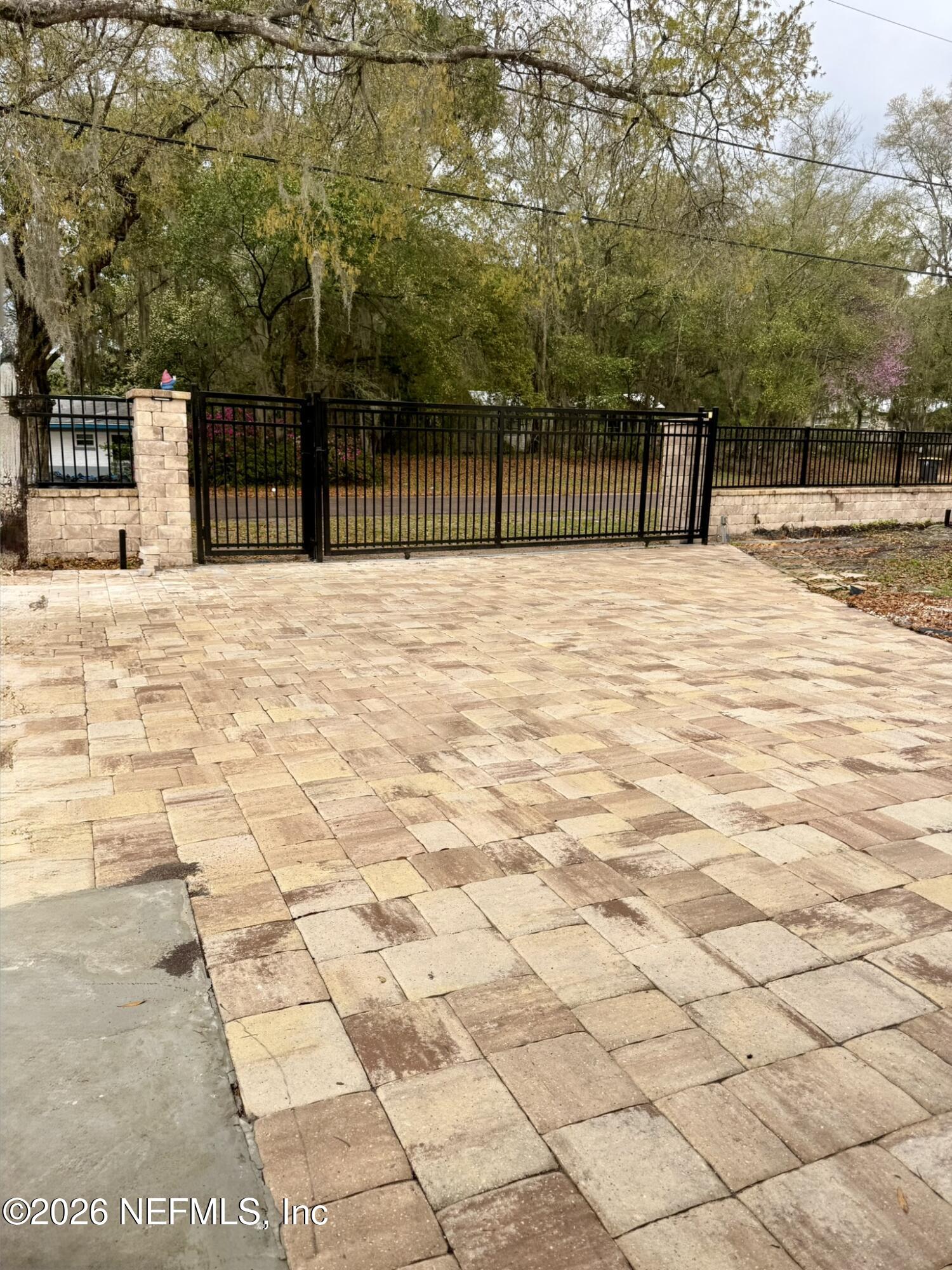 9554 Ridge Boulevard Jacksonville, FL 32208 - Photo 19 of 19 Parking Lot / Gated