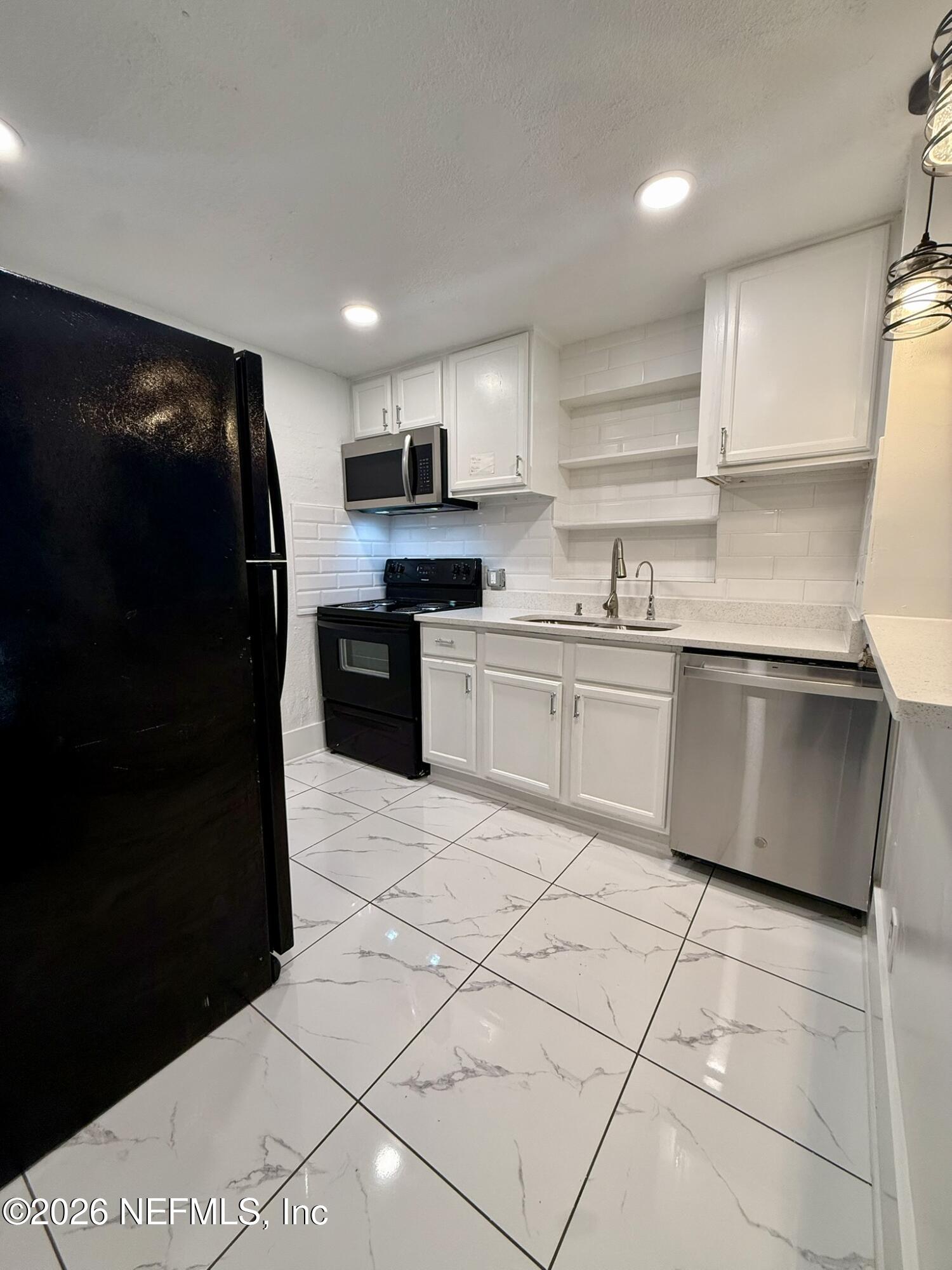 9554 Ridge Boulevard Jacksonville, FL 32208 - Photo 6 of 19 Kitchen