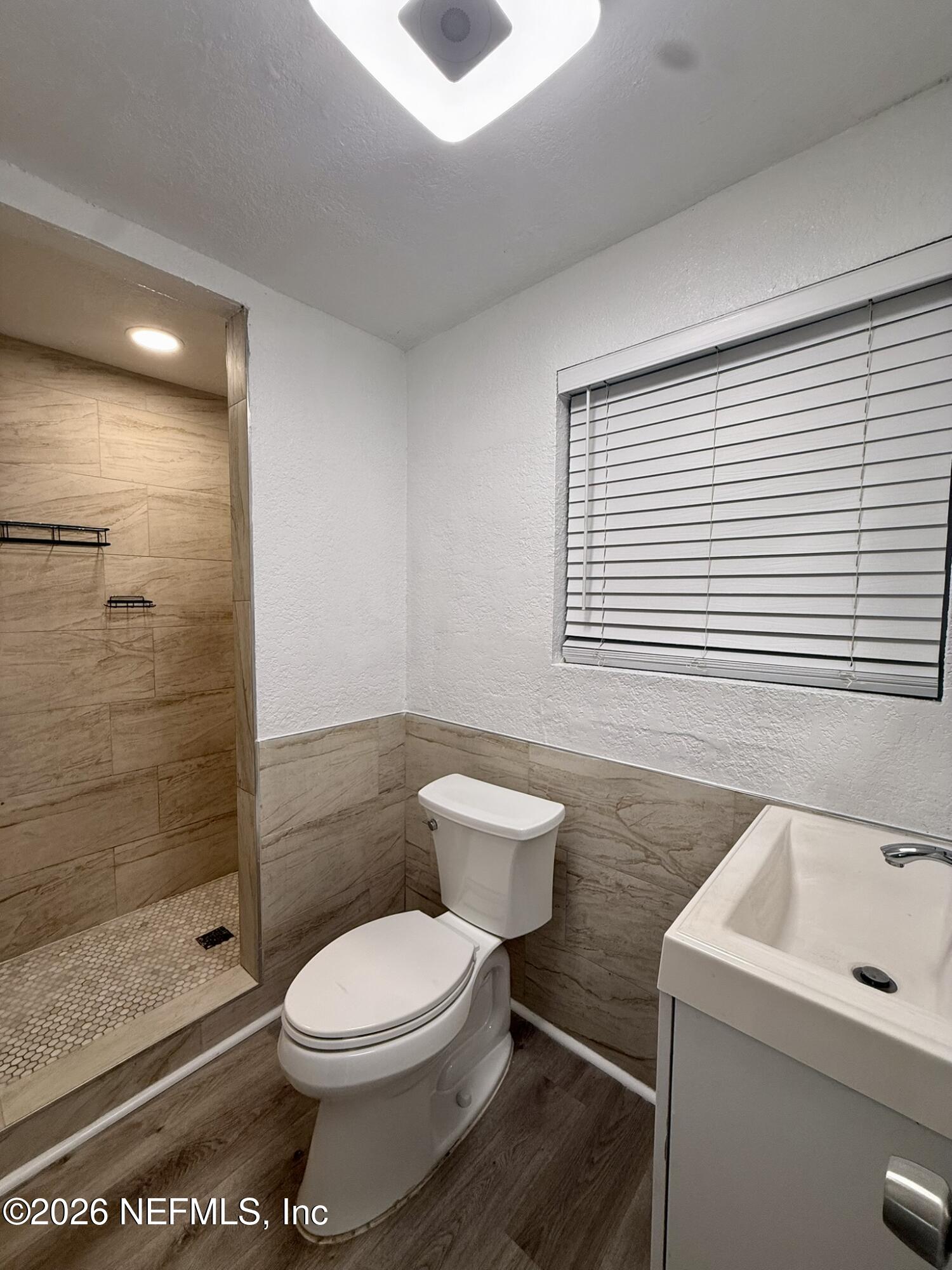 9554 Ridge Boulevard Jacksonville, FL 32208 - Photo 10 of 19 Bathroom