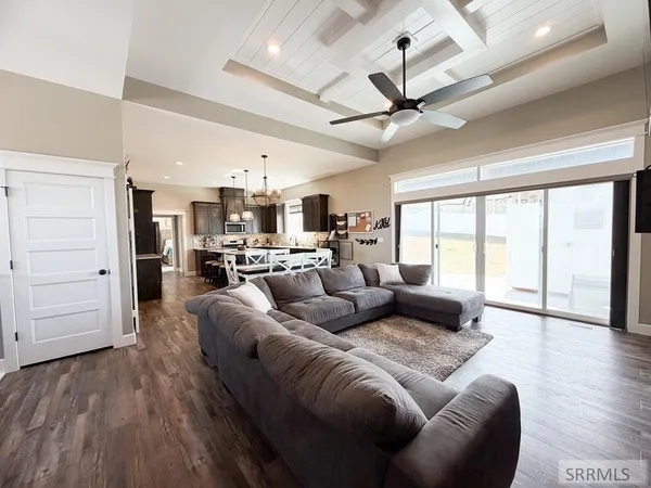 $827,500 | 6560 East Crown Crescent, Ammon, ID 83406