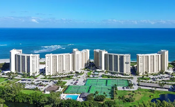 $3,850 | 400 Ocean Trail Way, Unit 203, Jupiter, FL 33477